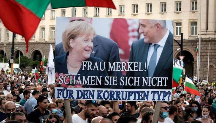 Изданието пише, че името на Борисов е еманация на корупцията, непотизма и несправедливостта