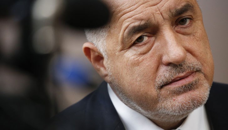 Оставка от премиера и днес не дойде, въпреки едномесечните протести, но за сметка на това кабинетът продължава с щедрите финансови подаръци, въпреки непрекъснатите изявления на премиера, че идва тежка криза