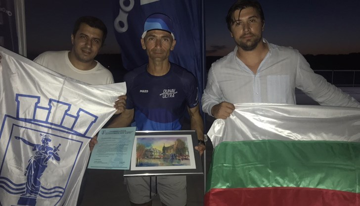 Ставрев остана да пренощува в Русе, а рано тази сутрин се отправи към Тутракан, където също очаква подкрепата на съмишленици Ставрев остана да пренощува в Русе, а рано тази сутрин се отправи към Тутракан, където също очаква подкрепата на съмишленици