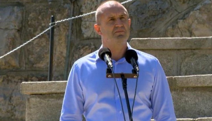 Словото на президента бе емоционално, но с препратки към политическата ситуация днес Словото на президента бе емоционално, но с препратки към политическата ситуация днес