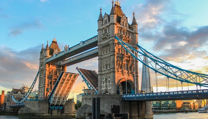 Полицията на лондонското Сити съобщи, че спешно са извикани инженери за да отстранят аварията