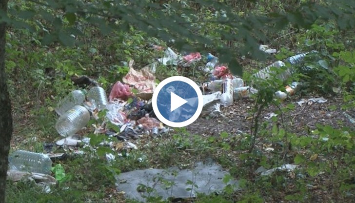 Освен офроуд, в защитената местност има нерегламентирани палатки и непосредствена опасност от пожари заради барбекюта и скари, които туристите палят