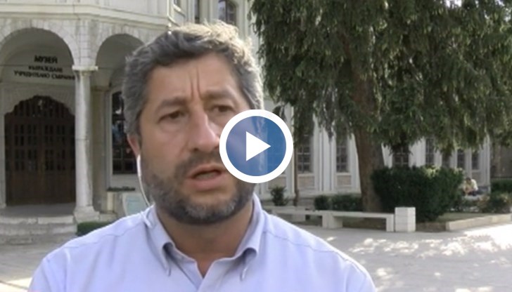 Борисов предлага именно този парламент да пише нова Конституция. Не, благодаря!