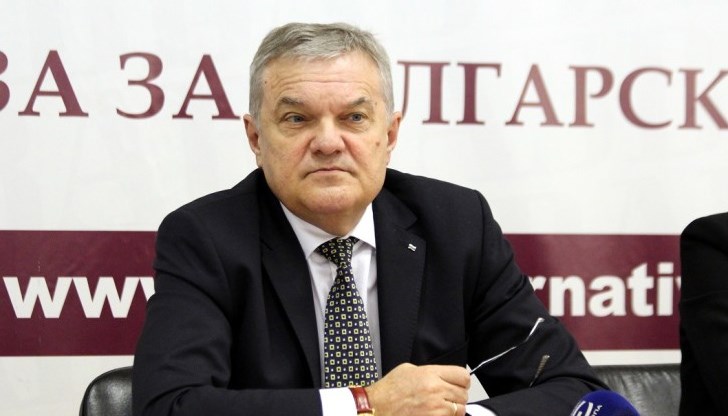 Започва да отсъства обществената енергия на протестите и да започва политическо яхане, а това не е добре