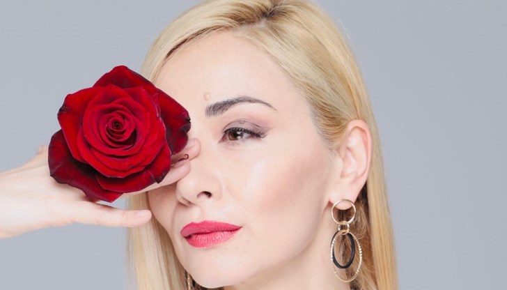 Красивата актриса и певица сподели фотоса в социалните мрежи