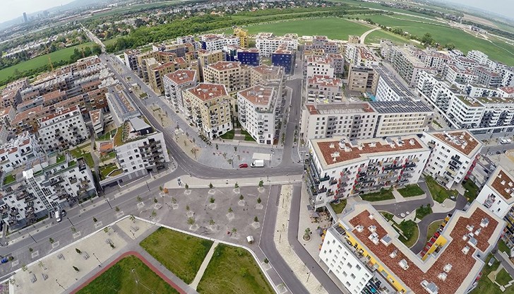 Умният град в Аспен. Енергията се добива чрез фотоволтаични инсталации, а също и термопомпи за загряване и охлаждане, както и на хибридни технологии