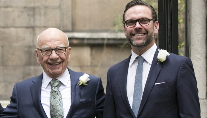 Рупърт и Джеймс Мърдок се разминават и в политическите си възгледи. Докато Рупърт е дългогодишен поддръжник на републиканския президент Доналд Тръмп, неговият син дари стотици хиляди на кандидата на демократите Джо Байдън през 2020 г. Рупърт и Джеймс Мърдок се разминават и в политическите си възгледи. Докато Рупърт е дългогодишен поддръжник на републиканския президент Доналд Тръмп, неговият син дари стотици хиляди на кандидата на демократите Джо Байдън през 2020 г.