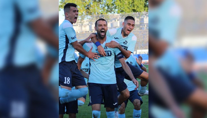 Диян Димов направи плонж с глава