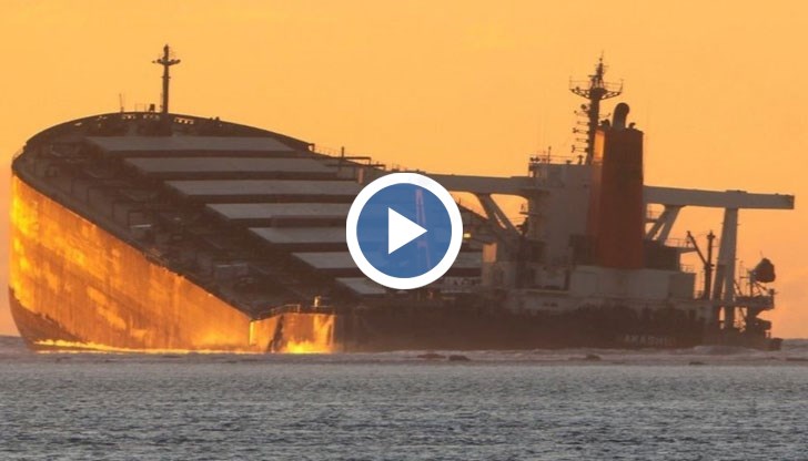 Танкерът изхвърли около 1000 тона петролно гориво в девствените крайбрежни води на популярния за медени месеци курорт - район, в който се срещат много рядка флора и фауна