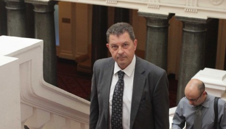 Министър Теменужка Петкова прие депозираната молба за освобождаването му Министър Теменужка Петкова прие депозираната молба за освобождаването му