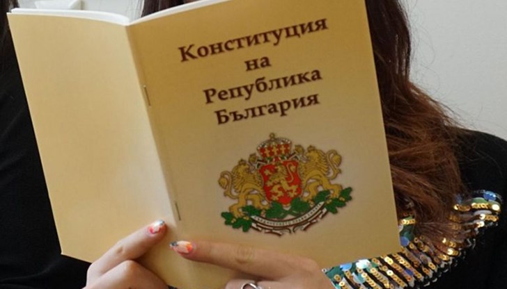 Настоящият проект за промяна на Конституцията е третият поред, който СДС предлага в последните 20 години Настоящият проект за промяна на Конституцията е третият поред, който СДС предлага в последните 20 години