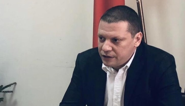 Според Илиан Тодоров проявата на протестиращите била "брутален тероризъм, простотия и поругаване на всичко свято" Според Илиан Тодоров проявата на протестиращите била "брутален тероризъм, простотия и поругаване на всичко свято"