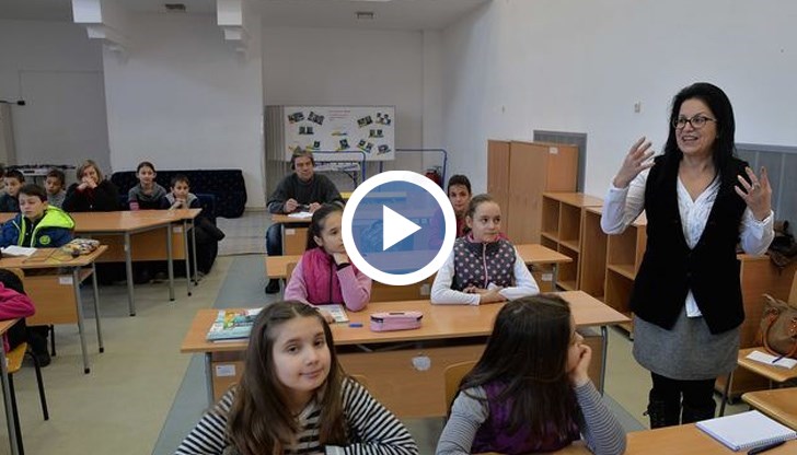 В  Ню Йорк 15% от учителите са заявили, че не искат да се върнат в класните стаи. Именно те ще бъдат тези, които ще осъществяват дистанционното обучение