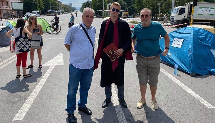 Това научаваме от публикация на адвокат Николай Хаджигенов Това научаваме от публикация на адвокат Николай Хаджигенов