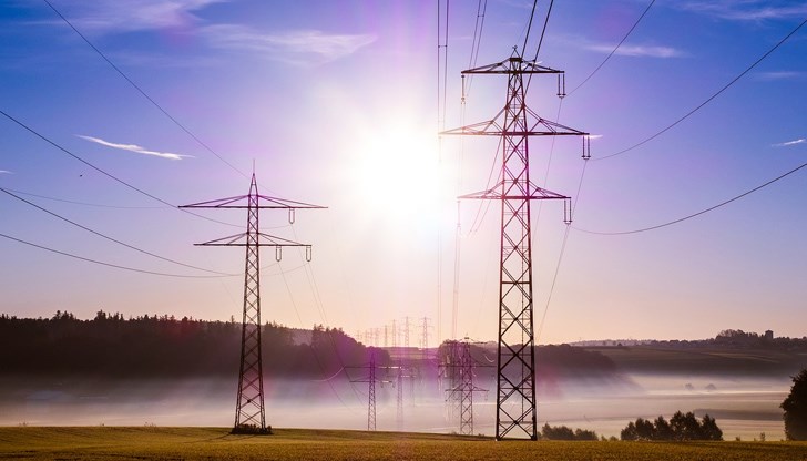 От 1 октомври от регулирания пазар на електроенергия трябва да излязат всички небитови стопански абонати, независимо от консумацията им на електроенергия
