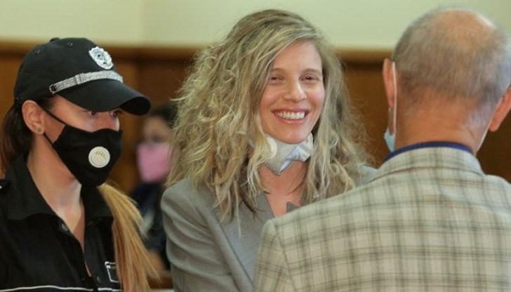 Лиляна Деянова е обвинена за източване на еврофондове Лиляна Деянова е обвинена за източване на еврофондове