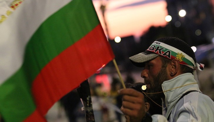 Възгласите "оставка" не спират