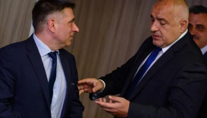 Пишете Конституция, Ръбъли и Хламиди, вечни вносители, първи вестители, внезапни конституционалисти, свети мъченици пържолници, патриоти по кюлоти, независими доценти, академици под строй, интелектуалци, влечуги и всякаква съпътстваща сган! Пишете Конституция, Ръбъли и Хламиди, вечни вносители, първи вестители, внезапни конституционалисти, свети мъченици пържолници, патриоти по кюлоти, независими доценти, академици под строй, интелектуалци, влечуги и всякаква съпътстваща сган!