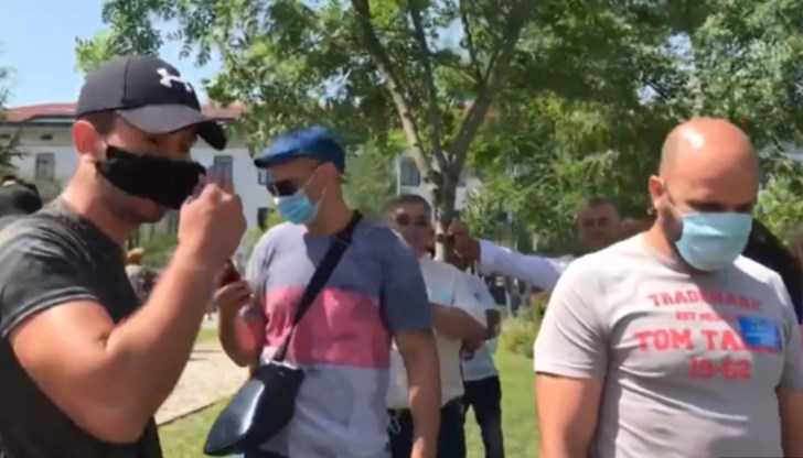 ГЕРБ не е наела охранителна фирма за събитието, нито е поискала от НСО да осигури безопасността на събитието, каквато практика съществува ГЕРБ не е наела охранителна фирма за събитието, нито е поискала от НСО да осигури безопасността на събитието, каквато практика съществува