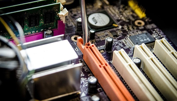 Според проф. Ангелова бавното навлизане на изкуствения интелект в Европа, е ниската степен на компютърна грамотност