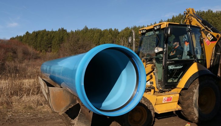 Новият водопровод ще бъде изграден на мястото на некачествените тръби, които предизвикаха водната криза в крайдунавския град и оставиха на сухо близо 30 000 души