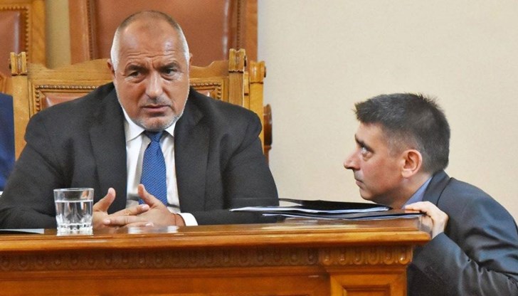 Правосъдният министър успя да спазва по-малко от месец заповедта на премиера Бойко Борисов да не пише нищо в социалната мрежа Правосъдният министър успя да спазва по-малко от месец заповедта на премиера Бойко Борисов да не пише нищо в социалната мрежа