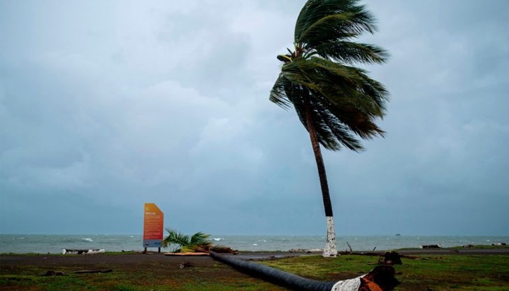 Тропическата буря Марко се очаква да връхлети крайбрежието на щата утре. Тя ще бъде последвана от бурята Лаура