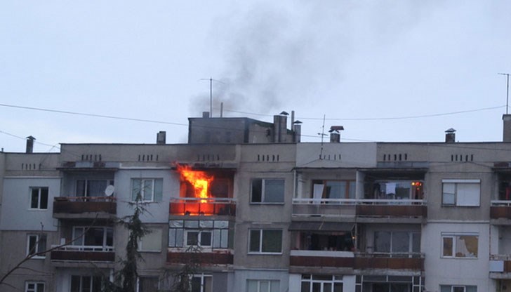 Огнеборците се задъхват от непрекъснато гасене на пожари в Русе и региона