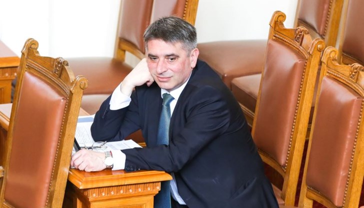 Две са основните причини, довели до оставката на правосъдния министър Две са основните причини, довели до оставката на правосъдния министър