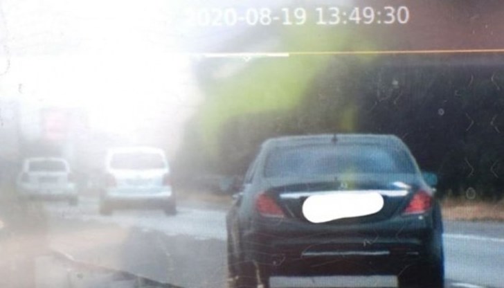 Водачът влиза в „черния списък” с нарушителите, заснети със скорост над 200 км/ч по магистралата Водачът влиза в „черния списък” с нарушителите, заснети със скорост над 200 км/ч по магистралата