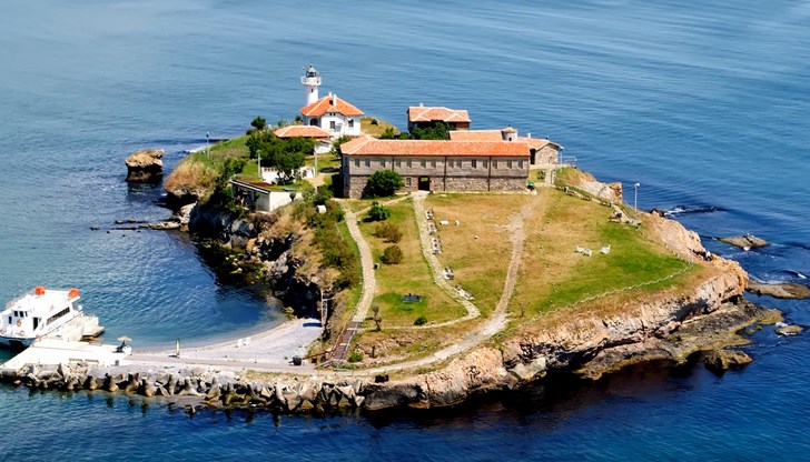 Плячката се пази от духа на загинал моряк гласят легендите