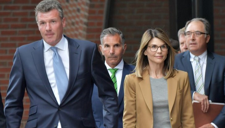 Актрисата трябва да положи 100 часа общественополезен труд Актрисата трябва да положи 100 часа общественополезен труд