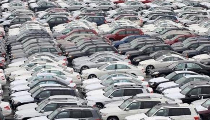 Местните администрации са сигнализирали за множество случаи, при които собственици на луксозни автомобили и камиони заявяват дерегистрация на МПС и после го продават