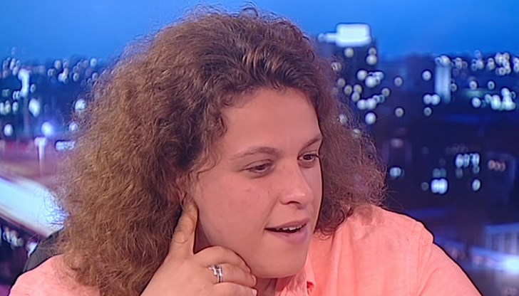 Полина Паунова коментира, че все едно МВР даде сигнал на протеста да се събере и да се отбранява, защото предстои да настъпи полицията Полина Паунова коментира, че все едно МВР даде сигнал на протеста да се събере и да се отбранява, защото предстои да настъпи полицията