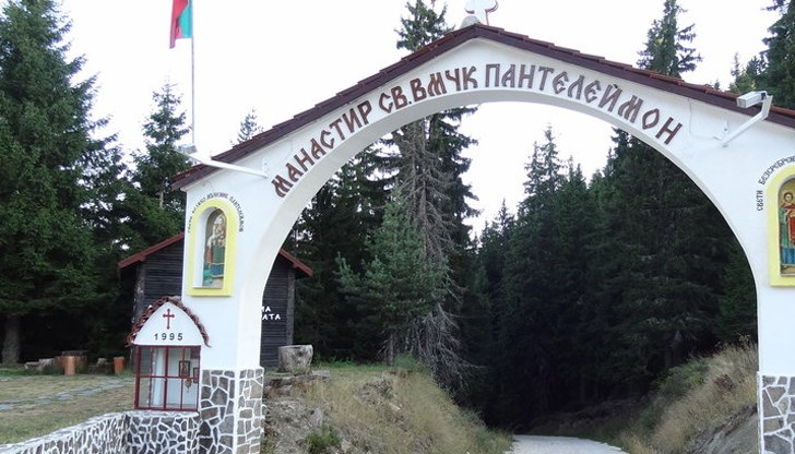 Местопроизшествието е посетено от дежурна оперативна група при ОДМВР и РУ - Смолян Местопроизшествието е посетено от дежурна оперативна група при ОДМВР и РУ - Смолян