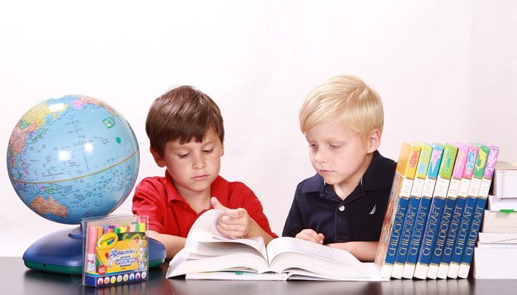 Все още не е ясно как ще се води учебния процес през новата учебна година Все още не е ясно как ще се води учебния процес през новата учебна година