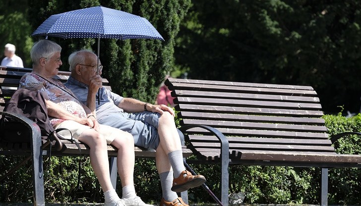 Жените с 1200 лева са едва 7942