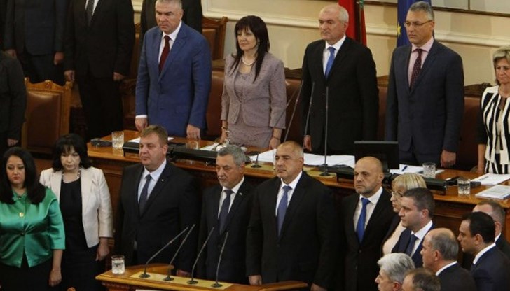 Овцете да му мислят. Защото пак ще си изберат същите самозабравили се, преяли с власт и презиращи ги хора да управляват