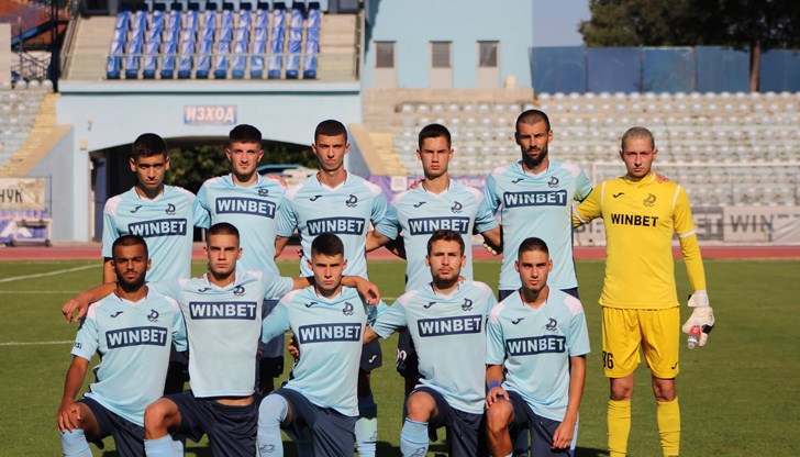 ратарят на русенци Винченцо Ангелов отби две положения на варненци преди 10-та минута