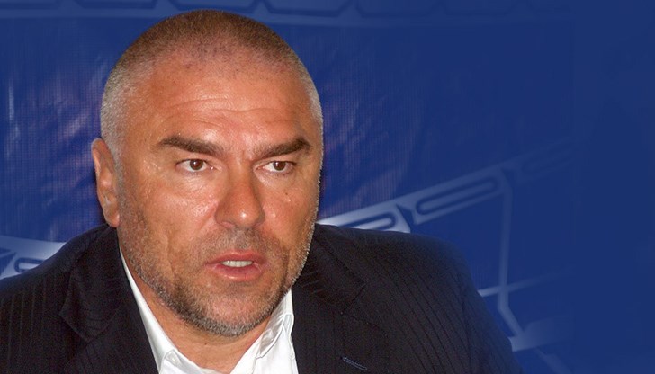 Парламентът е дискредитиран, но вината е на комунистите и президента Румен Радев Парламентът е дискредитиран, но вината е на комунистите и президента Румен Радев