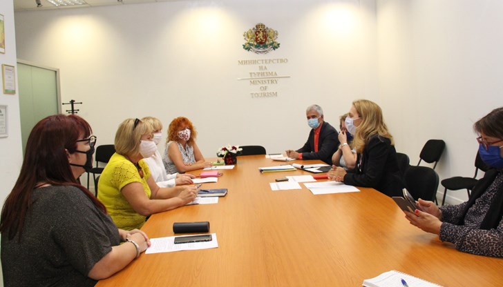 Програмите за зелените училищата са много важни, заяви министърът на туризма