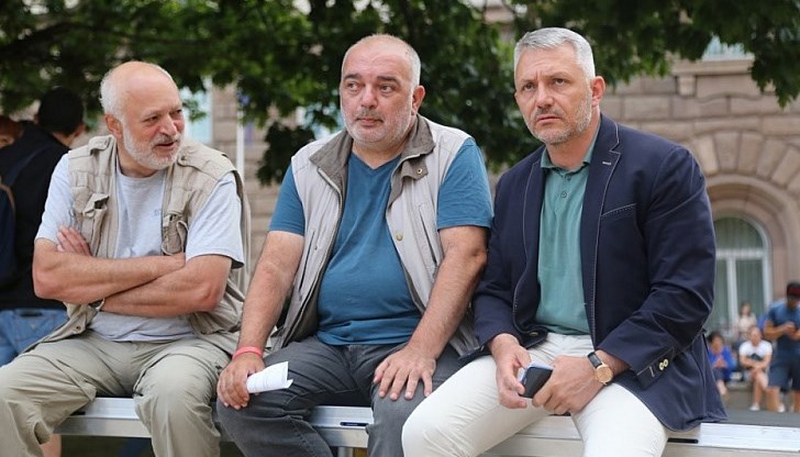 На 2 септември ще е последният път, когато ще сме бели и добри. Носете си домати, картофи и яйца, призова адвокат Николай Хаджигенов