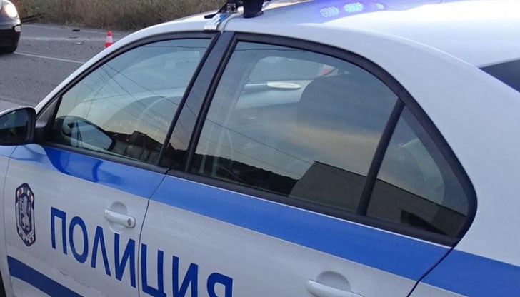 Русенецът е бил отведен в районното управление, където е предал на полицаите общо 12 полиетиленови топчета с прахообразно вещество