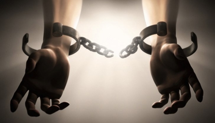 Принудителен ИДИОТИЗЪМ Принудителен ИДИОТИЗЪМ