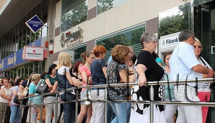 Дончев: Ще влезем в зловеща комбинация от кризи