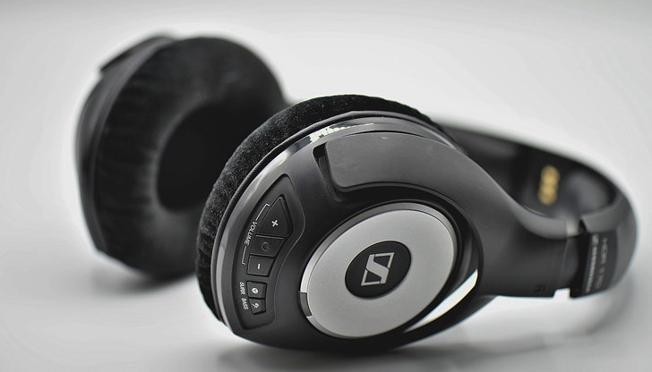 Bluetooth е източник на опасно електромагнитно поле, което по свойствата си е сравнимо с микровълновото излъчване Bluetooth е източник на опасно електромагнитно поле, което по свойствата си е сравнимо с микровълновото излъчване