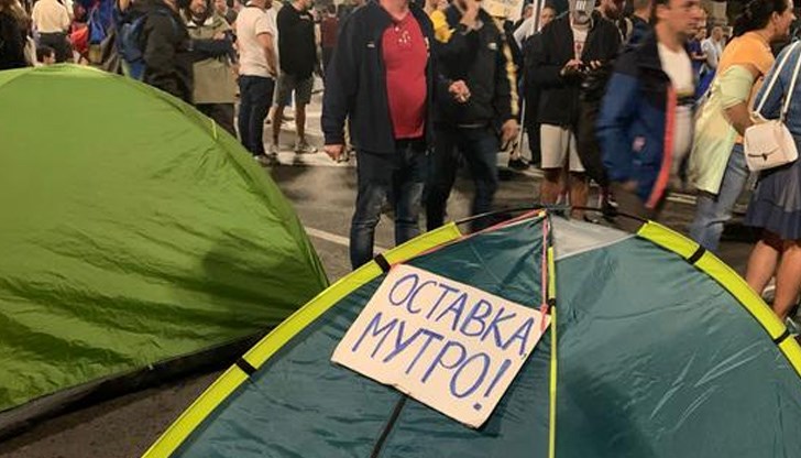 Трябват ни управници образовани и възпитани хора, с културни задръжки и европейска ориентация, от които на младите да не им е неудобно, че ги представлява