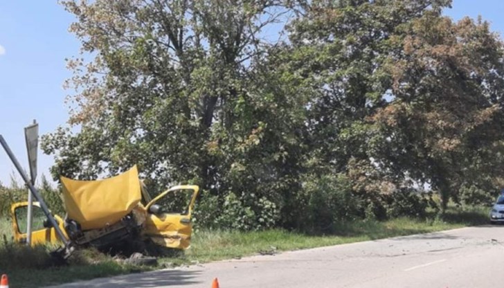 Обходният маршрут е през село Свещарово или к.к. Албена