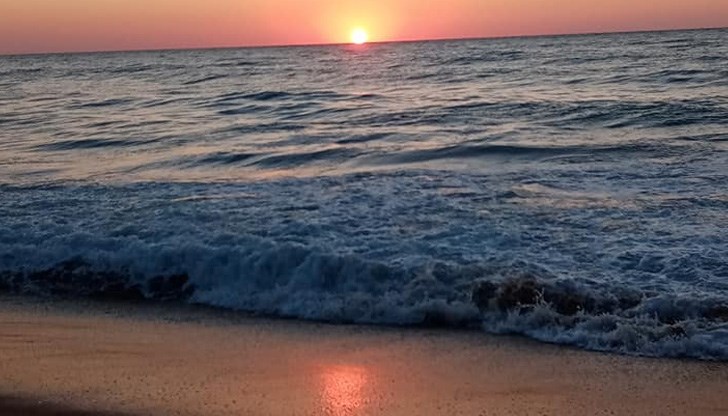 Вятърът, който сега духа по Черноморието, също още утре ще отслабне Вятърът, който сега духа по Черноморието, също още утре ще отслабне