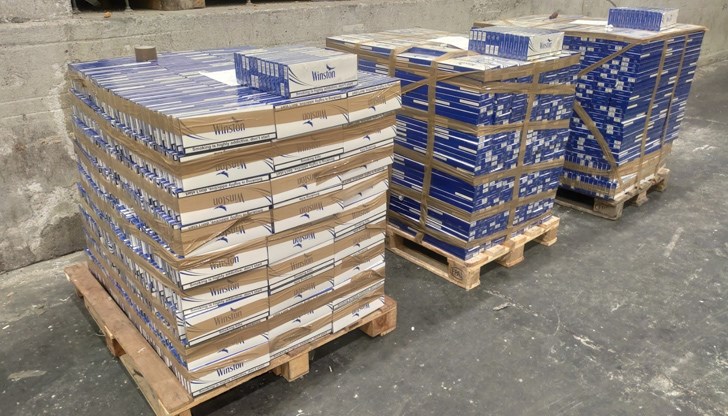 Те са били скрити в тайници на хладилен камион